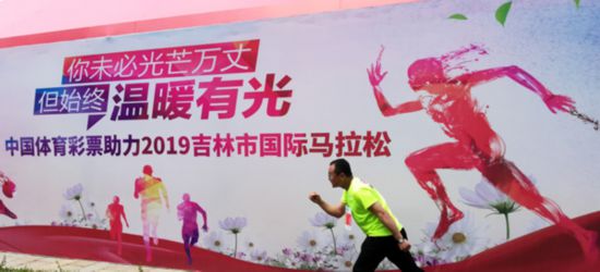 2025澳门天天开彩大全最新版本,澳门彩票背后的秘密与挑战，警惕违法犯罪行为