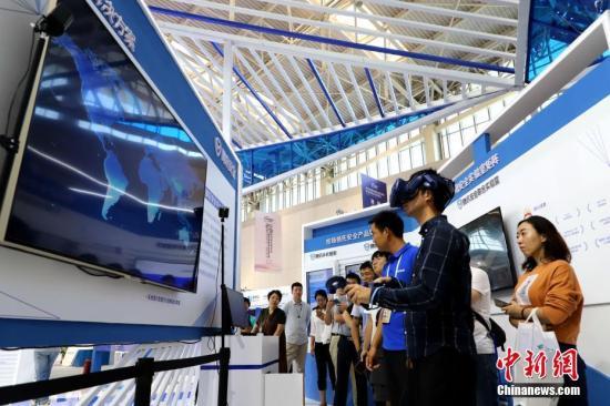 2025年正版资料免费大全中特,探索未来知识共享之路，2025正版资料免费大全中的中国特色